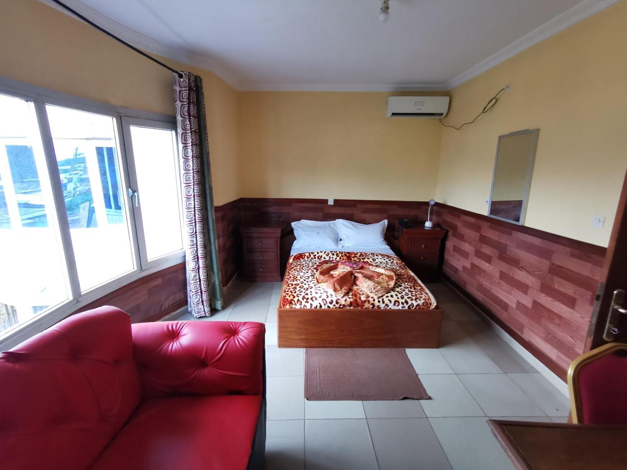 Tchatcha Hotel Yaounde Exterior photo